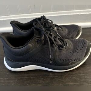 Lululemon Women’s Chargefeel Low Workout Shoes 7.5 Black White